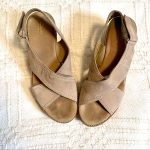 CLARKS TAN SUEDE WEDGE SANDALS SZ 10!!!